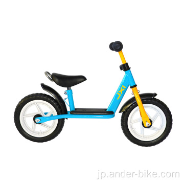 赤ちゃんのための自転車キック